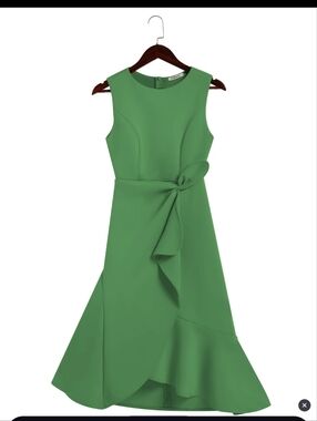 Sleeveless Green Tie-Waist Midi Dress